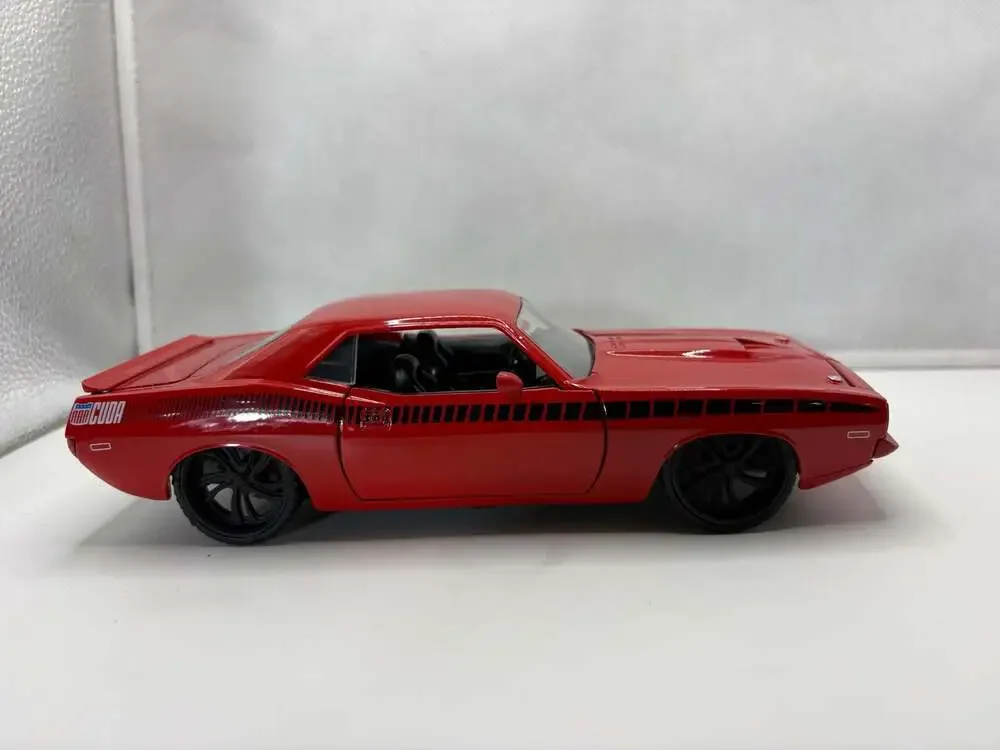 Jada Toys Big Time Muscle 1/24 Scale 1973 Plymouth Barracuda Diecast Car